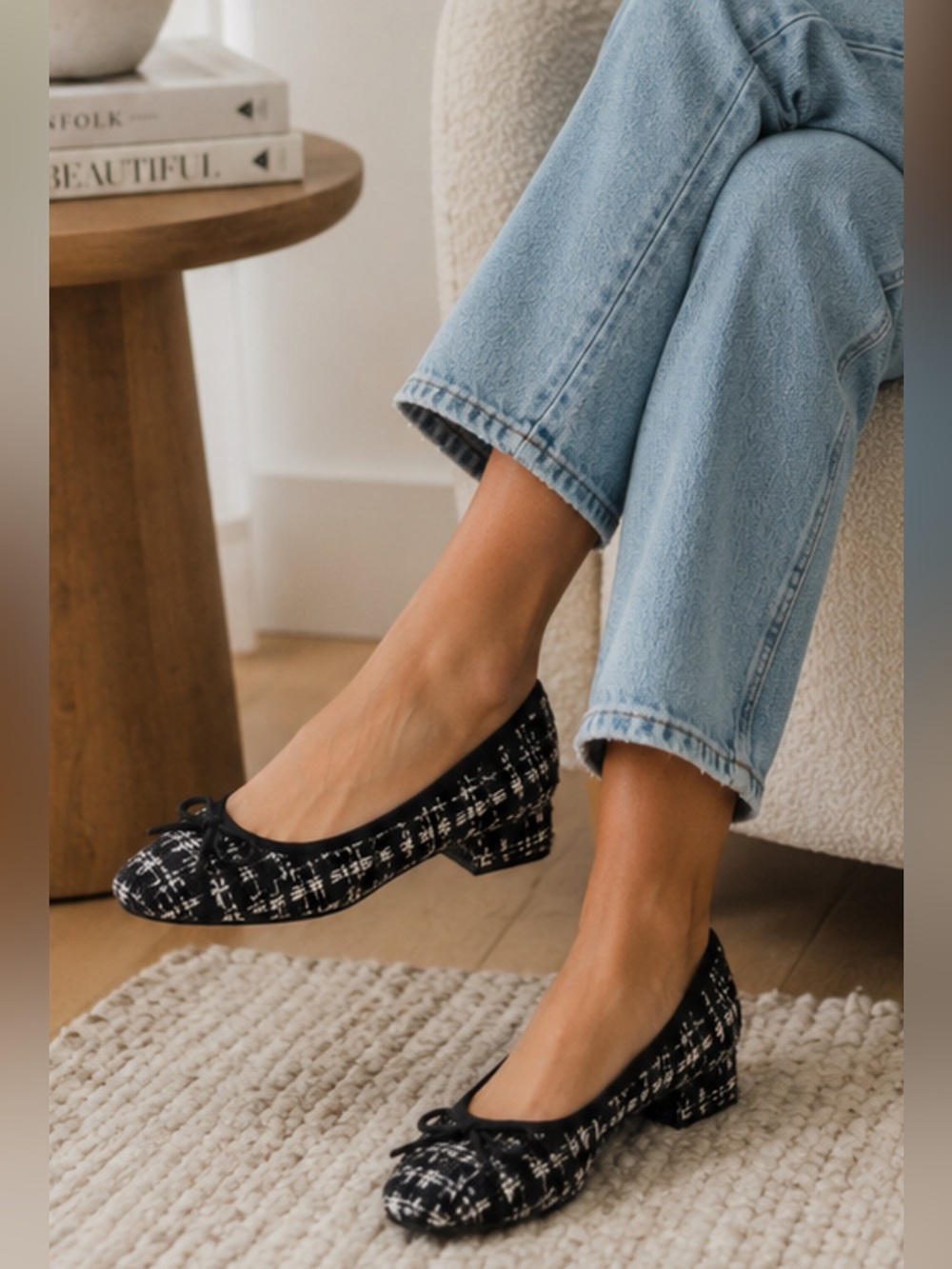 Kelly & Katie Black Tweed Ballet Flats Size 8.5 Bow Block Heel Chanel - Picture 3 of 12